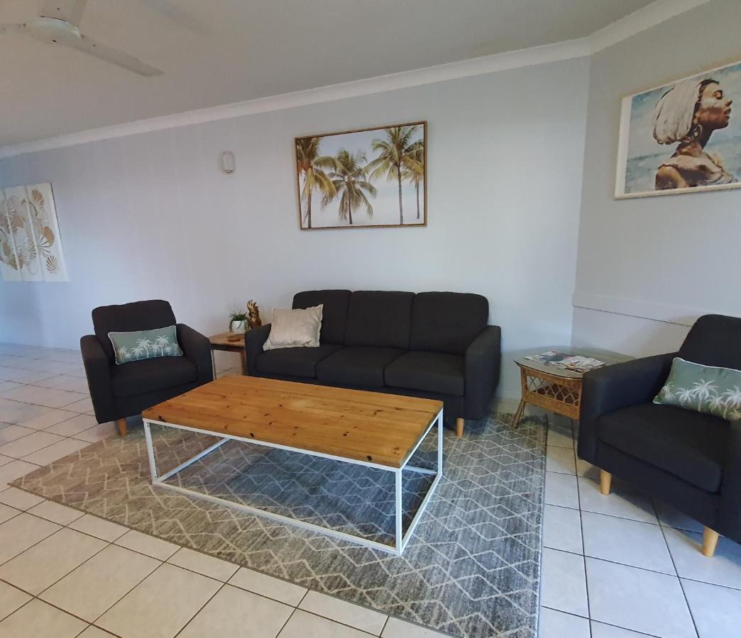 Villa Venezia Apt 3 - Spacious Hervey Bay Beachfront Apartment エクステリア 写真