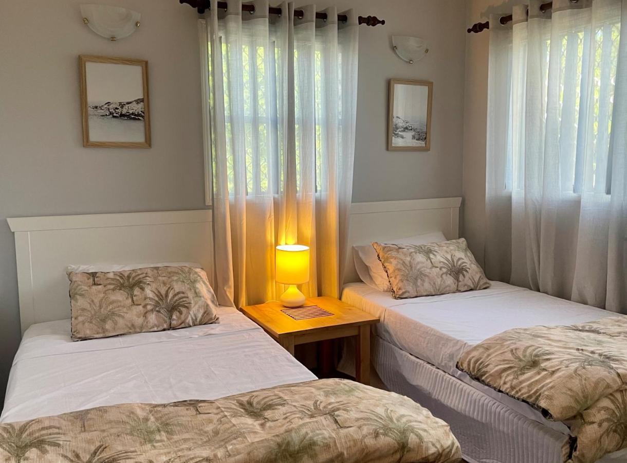 Villa Venezia Apt 3 - Spacious Hervey Bay Beachfront Apartment エクステリア 写真
