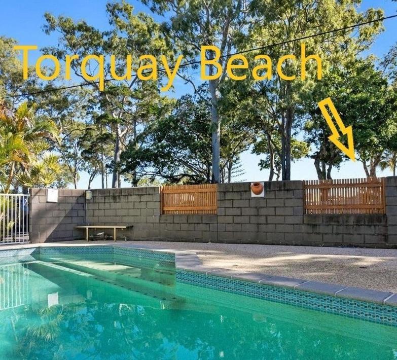 Villa Venezia Apt 3 - Spacious Hervey Bay Beachfront Apartment エクステリア 写真