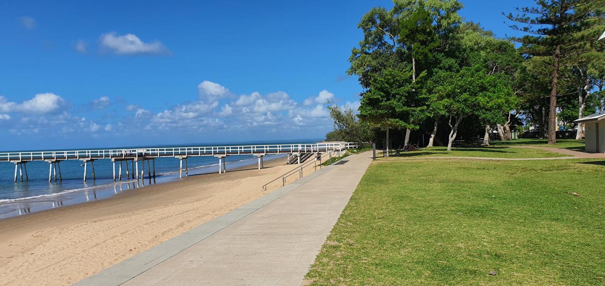 Villa Venezia Apt 3 - Spacious Hervey Bay Beachfront Apartment エクステリア 写真